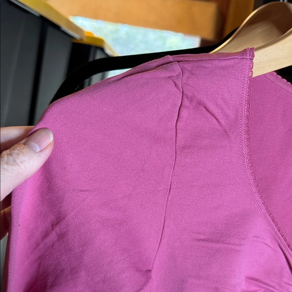 NWOT Last Tango Mauve Ruched V-Neck Ribbed Stretch Long Sleeve Top Size S / M
